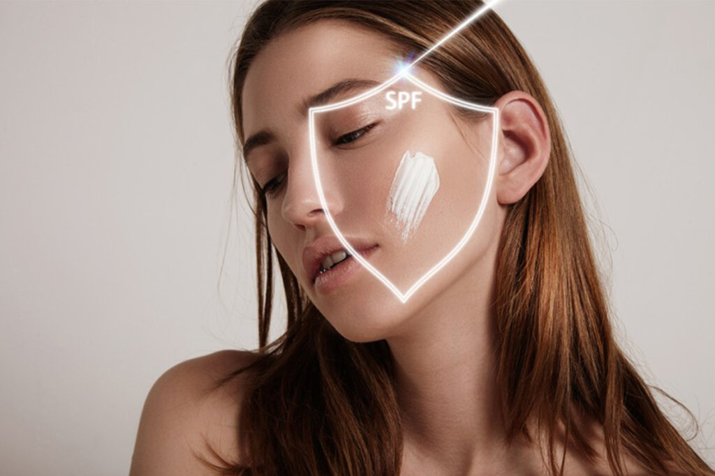 The importance of sunscreen for skin health 29 A close-up image of a woman conveys a message of improved sunscreen and skincare.
